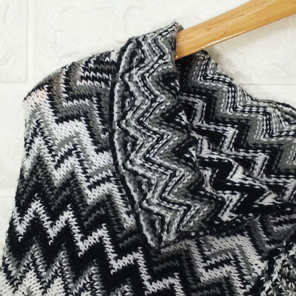 Just Be Poncho Sweater Sz-M Fringe Zig Stripe